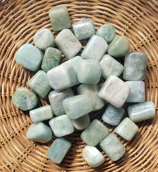 Aquamarine Tumbled Stone (from India & Brazil)