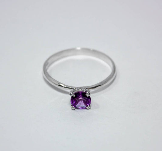 Amethyst Solitaire Sterling Silver Ring Size (8.5)